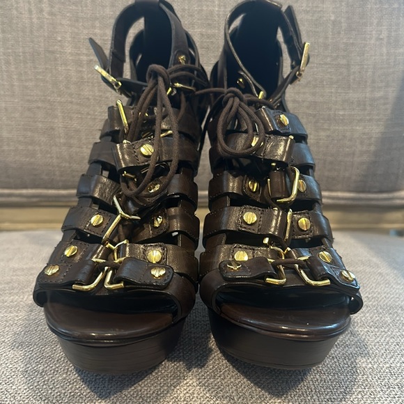 Tory Burch Gladiator Heels. Brown leather - size 6.5M - Picture 3 of 17